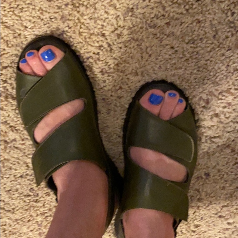 WOLKY OLIVE GREEN LEATHER SANDALS